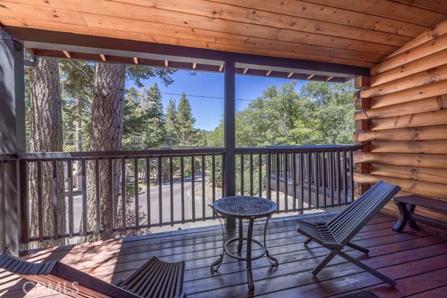 893 Silver Tip Drive, Big Bear CA: https://media.crmls.org/medias/20a9ab10-1d07-46f9-aba5-b9b26af27987.jpg