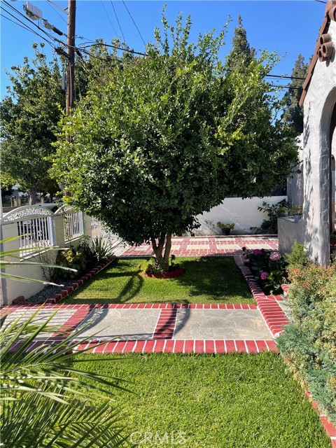513 S Shelton Street, Santa Ana CA: https://media.crmls.org/medias/20aac343-aeb6-410e-8c8c-9eff155a43ca.jpg