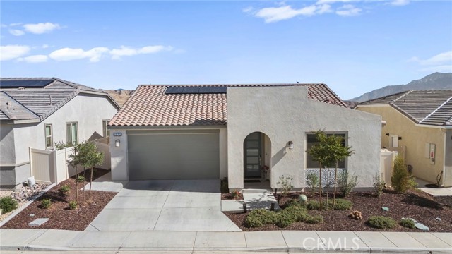 Detail Gallery Image 1 of 36 For 1572 Dawnridge Dr, Beaumont,  CA 92223 - 2 Beds | 2 Baths