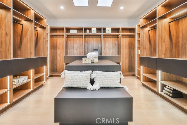 22930 Dolorosa Street, Woodland Hills CA: https://media.crmls.org/medias/20abb601-3166-46d3-a06d-b79e8bf044fb.jpg