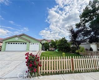 2901 Flint Hills Drive, Bakersfield CA: https://media.crmls.org/medias/20abc601-9a95-449e-8de4-551da712e232.jpg