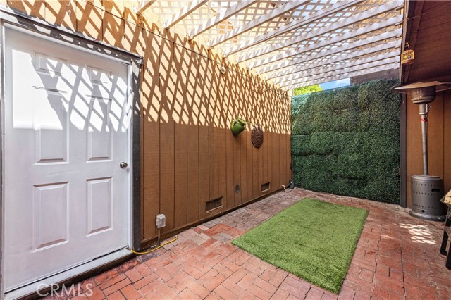 Detail Gallery Image 22 of 31 For 9158 Van Nuys Bld #8,  Panorama City,  CA 91402 - 2 Beds | 3 Baths