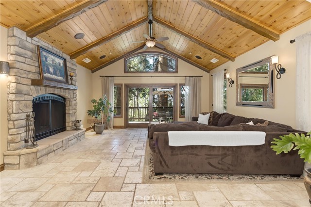 Image 13 of 39 For 1036 Venus Way