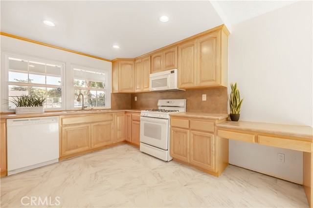 2567 Lee Street photo 5