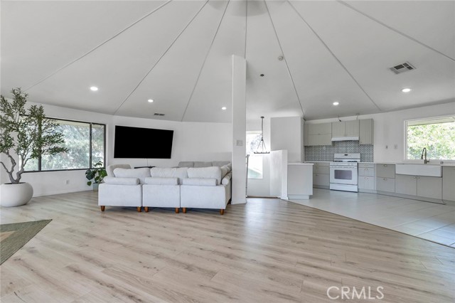 Detail Gallery Image 6 of 44 For 11101 Spanish Hills Dr, Corona,  CA 92883 - 3 Beds | 2 Baths