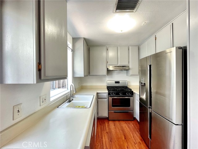 Detail Gallery Image 4 of 24 For 285 E Villa St #4,  Pasadena,  CA 91101 - 2 Beds | 2 Baths