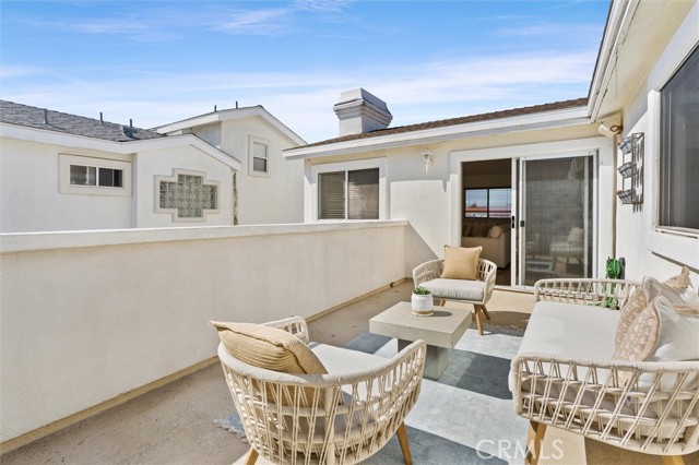 Detail Gallery Image 12 of 35 For 2405 Vanderbilt Ln #C,  Redondo Beach,  CA 90278 - 3 Beds | 2/1 Baths