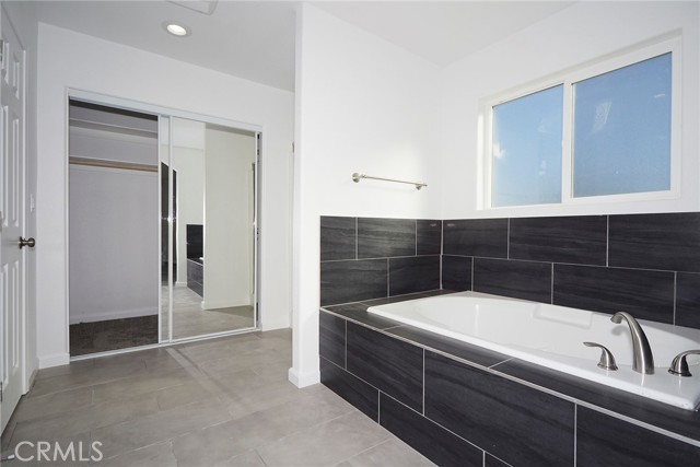 Detail Gallery Image 14 of 30 For 17796 Valencia St, Hesperia,  CA 92345 - 4 Beds | 2/1 Baths