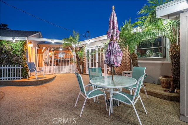 2033 E Duell Street, Glendora CA: https://media.crmls.org/medias/20ae2e88-6214-495b-a9f7-1d9af73d7bbe.jpg