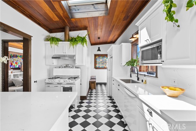 3017 Elm Avenue, Manhattan Beach, California 90266, 2 Bedrooms Bedrooms, ,2 BathroomsBathrooms,Residential,Sold,Elm,SB21199179