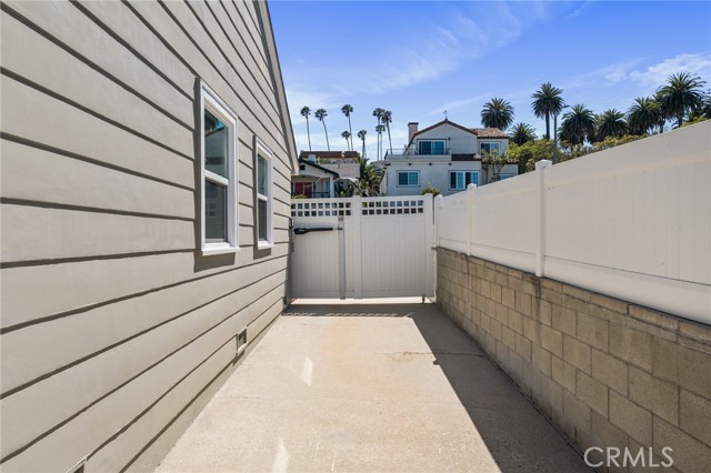 1414 W 13th Street, San Pedro CA: https://media.crmls.org/medias/20b10bda-1aa4-4edb-a886-571aa885d91c.jpg
