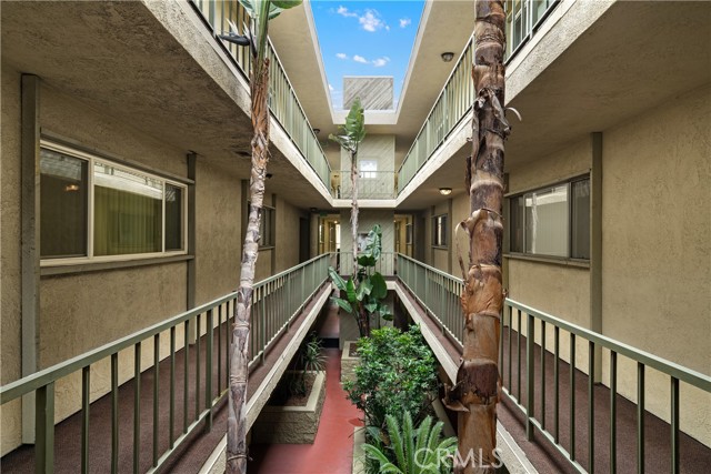 Detail Gallery Image 6 of 39 For 420 Redondo Ave #209,  Long Beach,  CA 90814 - 1 Beds | 1 Baths
