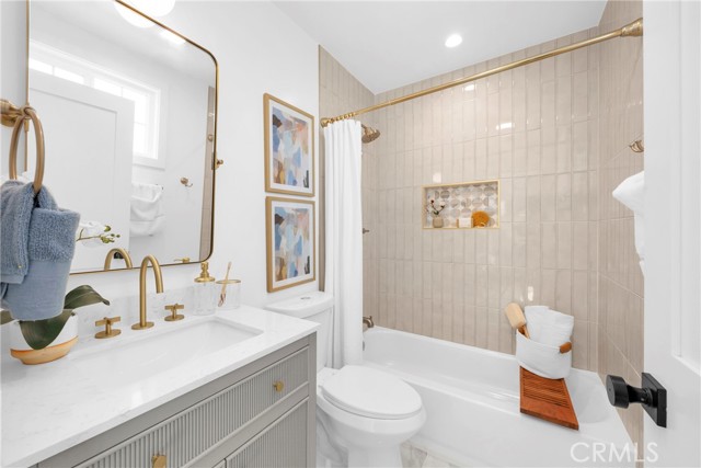 3306 San Anseline Avenue, Long Beach CA: https://media.crmls.org/medias/20b1a580-6242-4492-8d48-d3391c5ee904.jpg