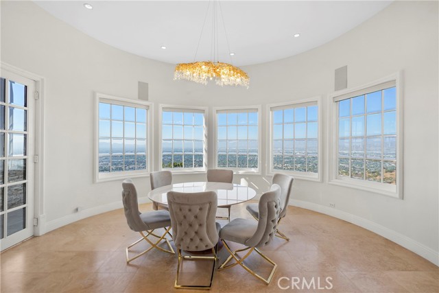 13320 Mulholland Drive, Beverly Hills CA: https://media.crmls.org/medias/20b1aa5a-516c-414d-ac3b-5d14568eb595.jpg
