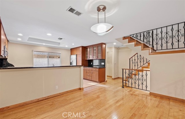 Detail Gallery Image 6 of 44 For 17937 Magnolia Bld #18,  Encino,  CA 91316 - 2 Beds | 3 Baths