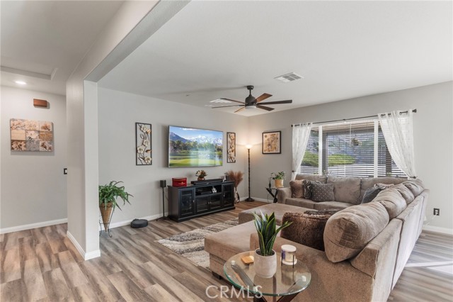 Detail Gallery Image 7 of 36 For 20793 Spring Mountain Rd, Riverside,  CA 92507 - 4 Beds | 2 Baths
