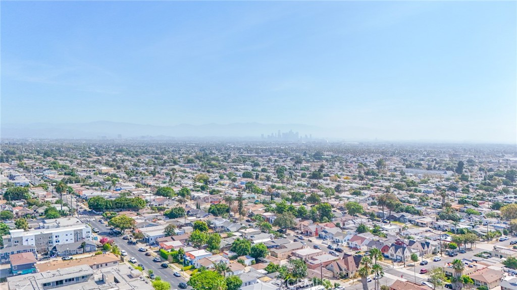 https://media.crmls.org/medias/20b2d4f1-e8b2-440e-9e55-a9f1040227d9.jpg?preset=X-Large