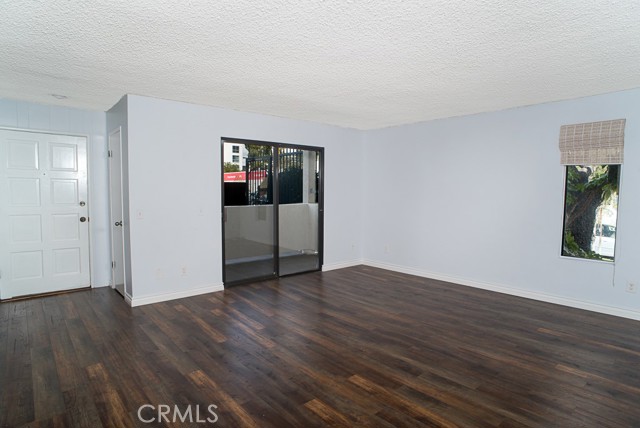 Detail Gallery Image 4 of 12 For 1425 Centinela Ave #1,  Santa Monica,  CA 90404 - 2 Beds | 2/1 Baths