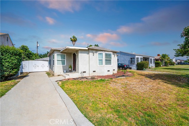 601 S Pearl Avenue, Compton CA: https://media.crmls.org/medias/20b41b69-f542-4650-b05d-9baacf995dc1.jpg