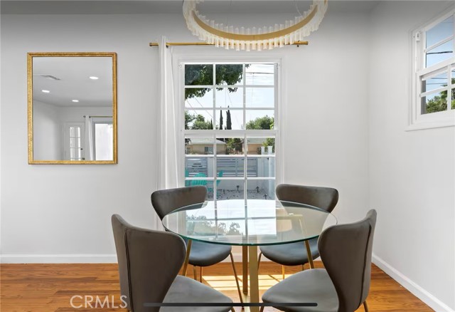 Detail Gallery Image 10 of 23 For 13831 Bessemer, Valley Glen,  CA 91401 - 3 Beds | 2 Baths