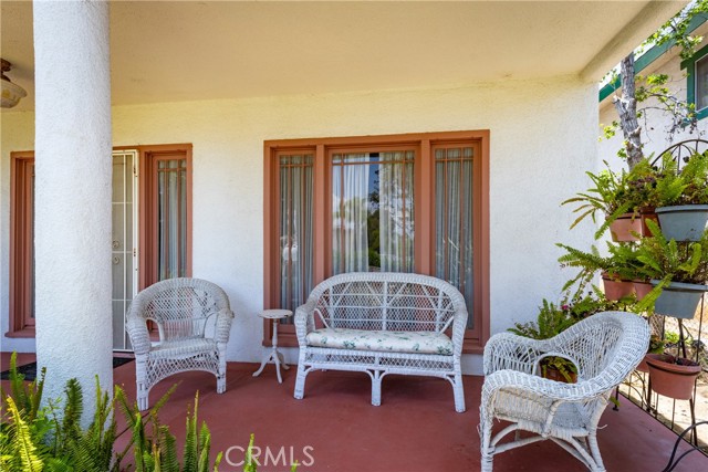 11460 Terracina Blvd, Redlands CA: https://media.crmls.org/medias/20b5f6c4-f3b1-41c6-8dce-c1a1b3cc43d5.jpg