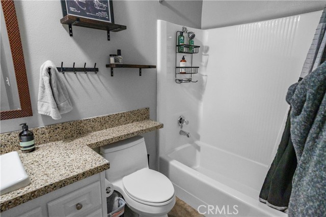 Detail Gallery Image 7 of 11 For 2051 Orizaba Ave #5,  Signal Hill,  CA 90755 - 2 Beds | 2 Baths