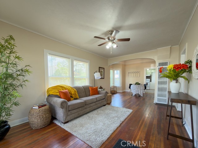 Detail Gallery Image 2 of 41 For 243 W 3rd Avenue, Chico,  CA 95926 - 3 Beds | 2 Baths