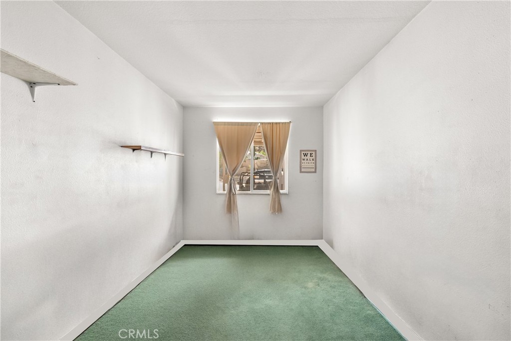 https://media.crmls.org/medias/20b8295c-1142-4498-91cc-25ac7fba720f.jpg?preset=X-Large