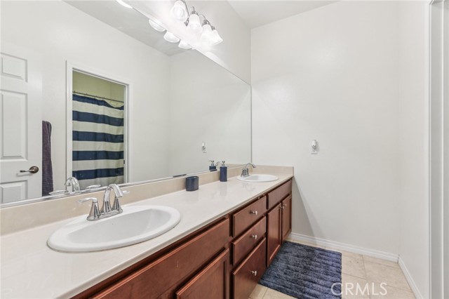 28519 Pietro Drive, Valencia CA: https://media.crmls.org/medias/20b84352-6e4c-49d6-9b6e-8ad56abf5f62.jpg