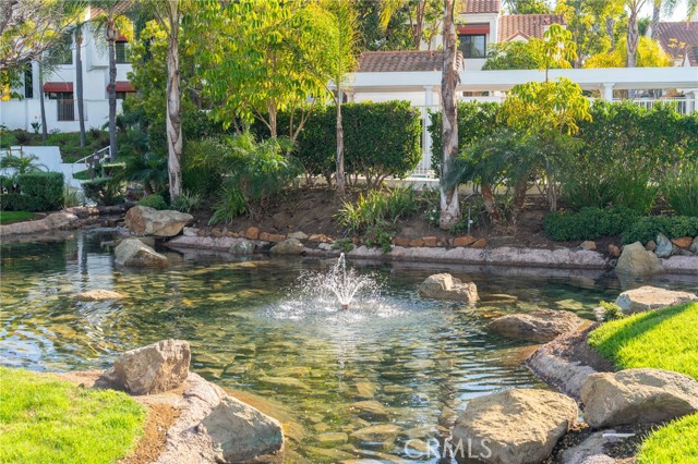 Detail Gallery Image 6 of 43 For 19561 Pompano Ln #104,  Huntington Beach,  CA 92648 - 4 Beds | 2/1 Baths