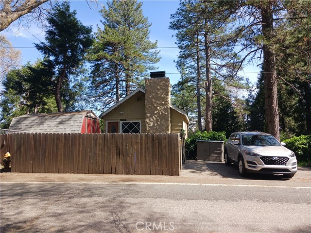 23304 Crest Forest Drive, Crestline CA: https://media.crmls.org/medias/20b8b915-1f4e-4b7c-ae31-a5e2864c7787.jpg