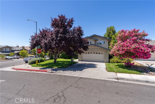 Detail Gallery Image 1 of 35 For 1511 via Rosa, Paso Robles,  CA 93446 - 3 Beds | 3 Baths