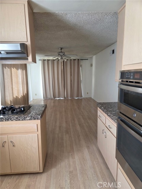 Detail Gallery Image 8 of 9 For 9151 Rubio, North Hills,  CA 91343 - 3 Beds | 2 Baths