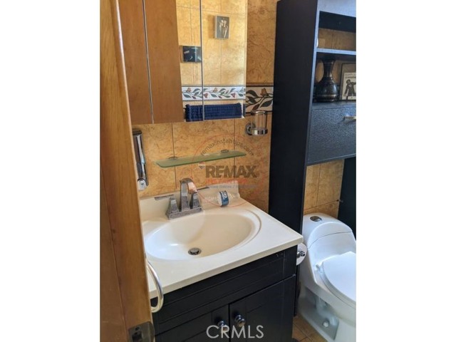 Detail Gallery Image 24 of 71 For 669 Calle Paseo De Las Acacias, –,  – 22847 - 5 Beds | 3/1 Baths