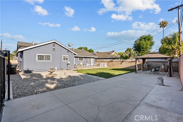 10625 Valjean Avenue, Granada Hills CA: https://media.crmls.org/medias/20ba98a6-89bc-40ca-b41a-9cf4ce353609.jpg