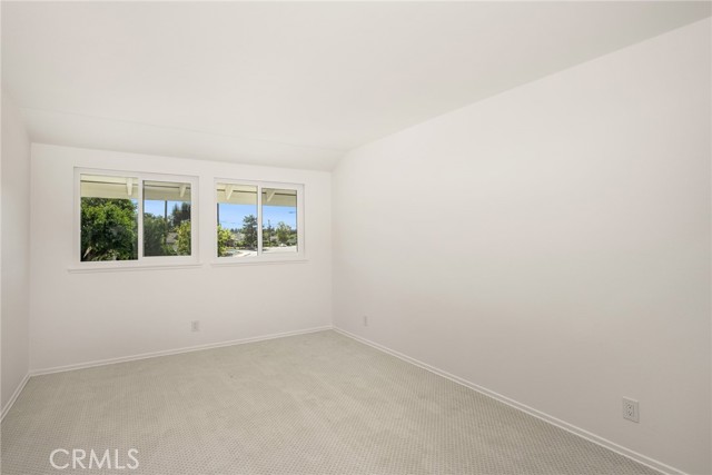 925 Eastglen photo 41