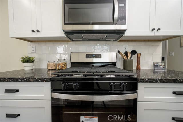 4548 Jade Street, Los Angeles CA: https://media.crmls.org/medias/20bbac70-eab2-49d6-a60a-3d609917d764.jpg