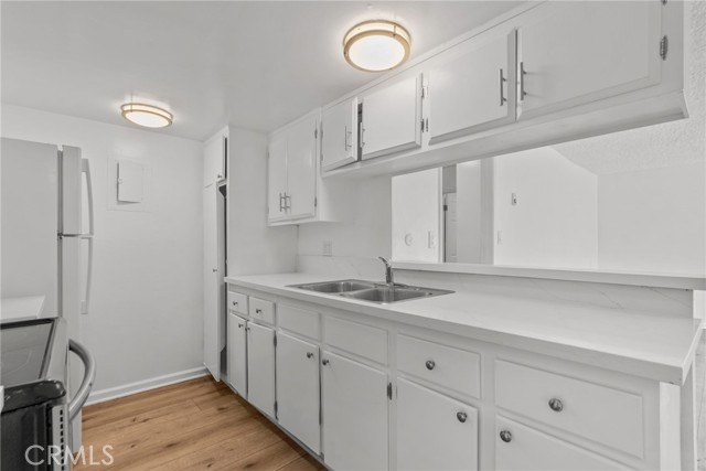 Detail Gallery Image 11 of 26 For 8649 Sunland Bld #5,  Sun Valley,  CA 91352 - 2 Beds | 1 Baths