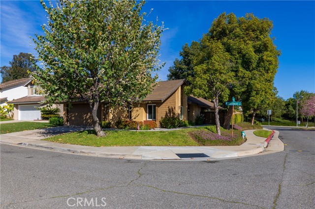 Detail Gallery Image 3 of 44 For 270 Creekwood Ct, Brea,  CA 92821 - 3 Beds | 2 Baths