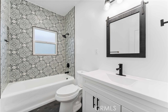 1236 S Cloverdale Avenue, Los Angeles CA: https://media.crmls.org/medias/20bc55ab-19ea-4786-8311-e02749b7cfe2.jpg
