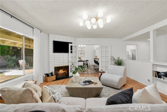6644 Bianca Avenue, Van Nuys CA: https://media.crmls.org/medias/20bc55ae-3b90-4fdf-ac60-9afce0096b9a.jpg
