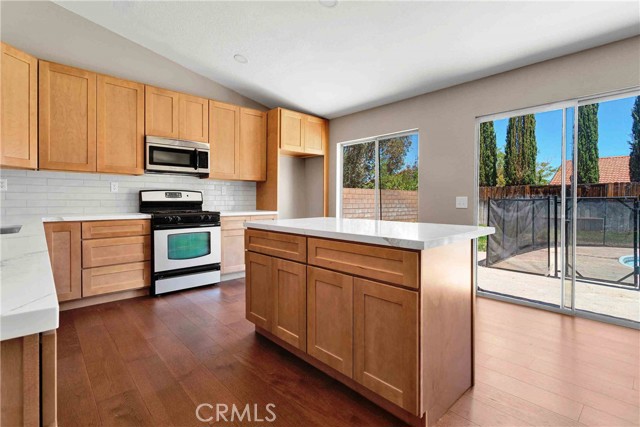 Detail Gallery Image 3 of 26 For 14571 Sage Ln, Adelanto,  CA 92301 - 2 Beds | 2 Baths