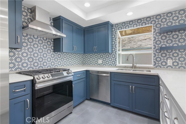Detail Gallery Image 7 of 26 For 1933 Voorhees Ave a,  Redondo Beach,  CA 90278 - 4 Beds | 3 Baths