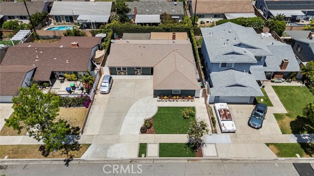 2341 E Monroe Avenue, Orange CA: https://media.crmls.org/medias/20bf3eb6-f36c-44e8-891d-76ffe28908e5.jpg