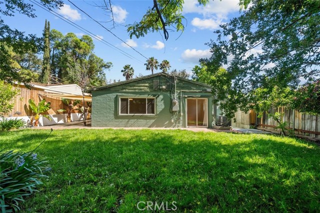 22232 Buena Ventura St, Woodland Hills CA: https://media.crmls.org/medias/20bff628-5189-4106-8286-0fe172c2675f.jpg