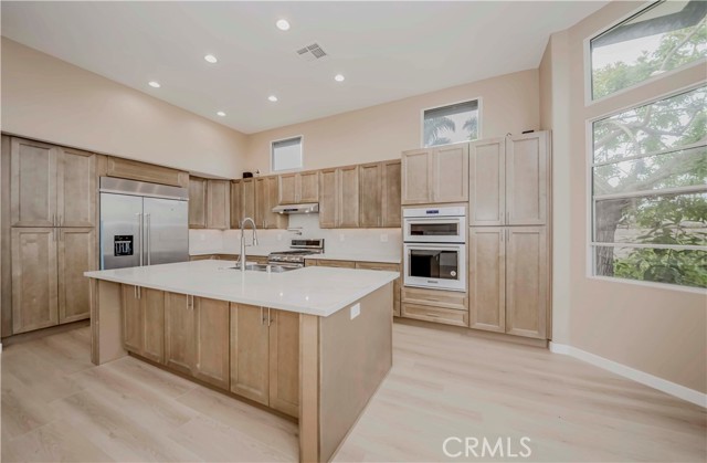 5338 S Chariton Avenue, Ladera Heights CA: https://media.crmls.org/medias/20c03bf9-53c3-41ef-bf3d-acf17d1a57b0.jpg