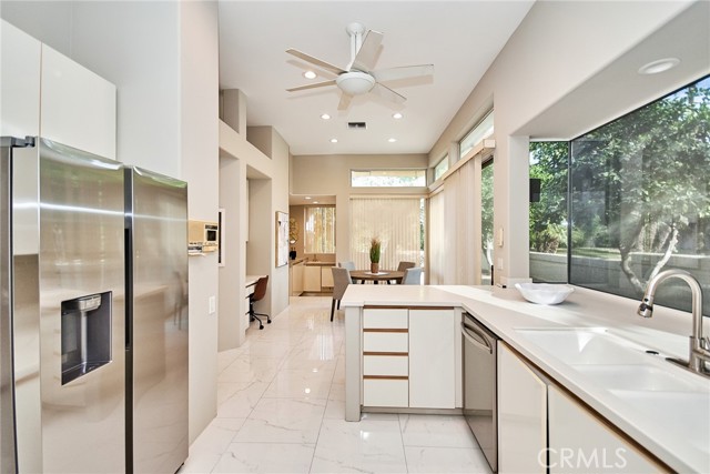 44980 Olympic Court, Indian Wells CA: https://media.crmls.org/medias/20c08d58-15c9-447d-8055-9a1832210134.jpg