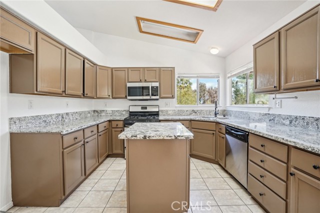 4644 Starstone Court, Palmdale CA: https://media.crmls.org/medias/20c11753-51e8-4c83-9179-b871c0d36e51.jpg