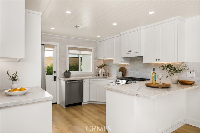 Detail Gallery Image 9 of 29 For 2134 Orange Ave #E135,  Costa Mesa,  CA 92627 - 2 Beds | 1 Baths