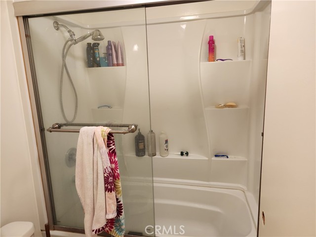 10407 Larwin Avenue, Chatsworth CA: https://media.crmls.org/medias/20c25163-8fd8-4529-a5b9-91ea51ed6488.jpg